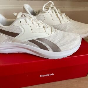 *NEW* Reebok women’s 9 Energen Lux Running shoes